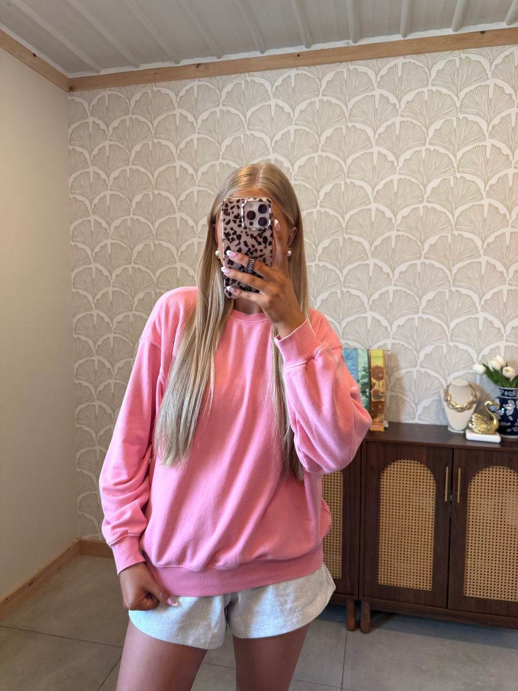 The Saylor Sweatshirt in Taffy Pink