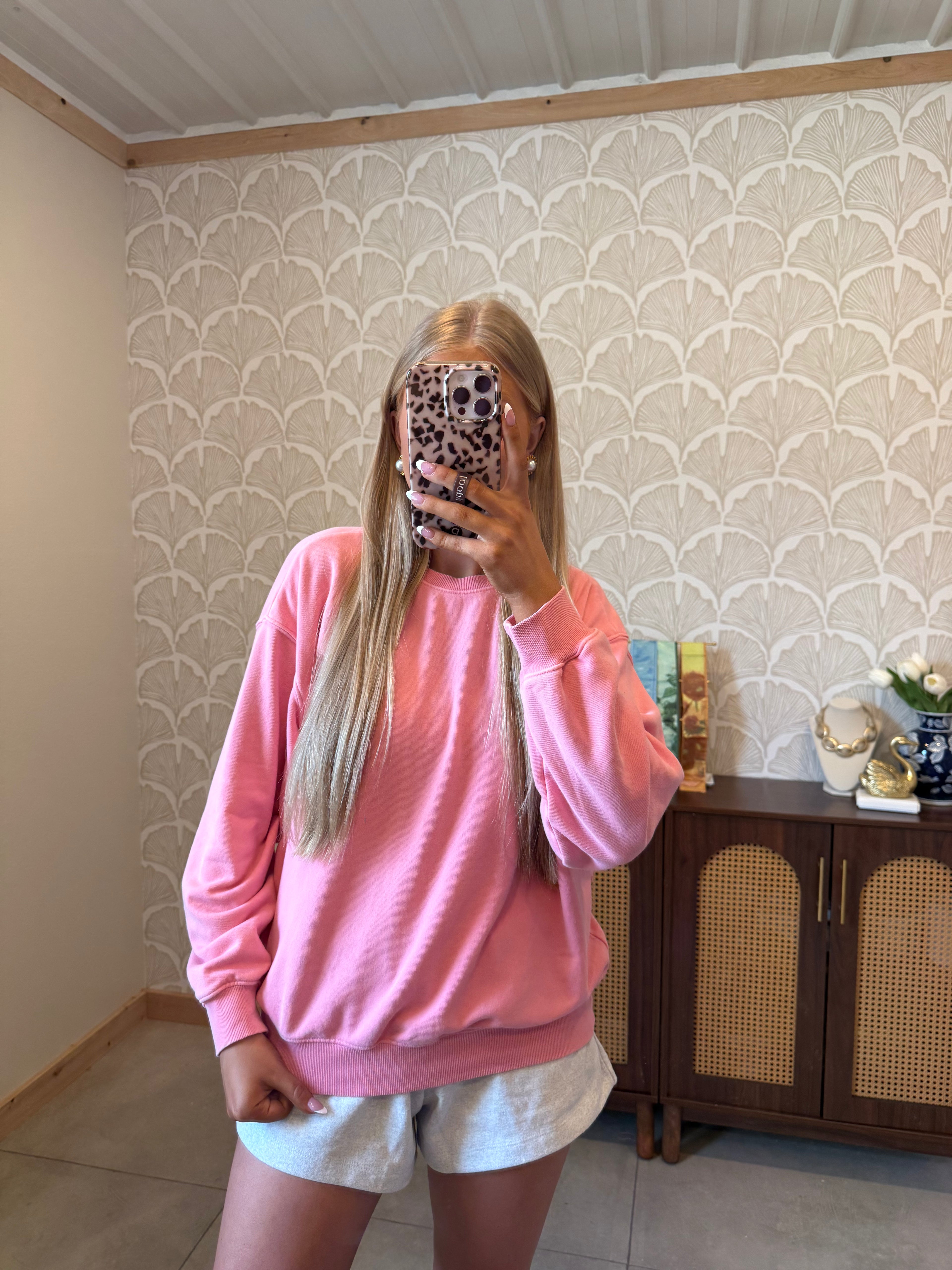 The Saylor Sweatshirt in Taffy Pink