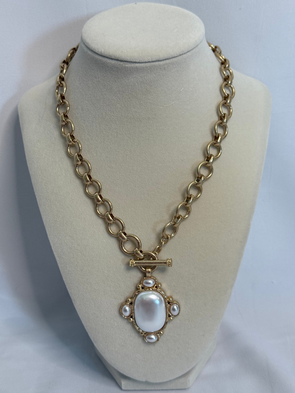 Pearl Oval Ncklace