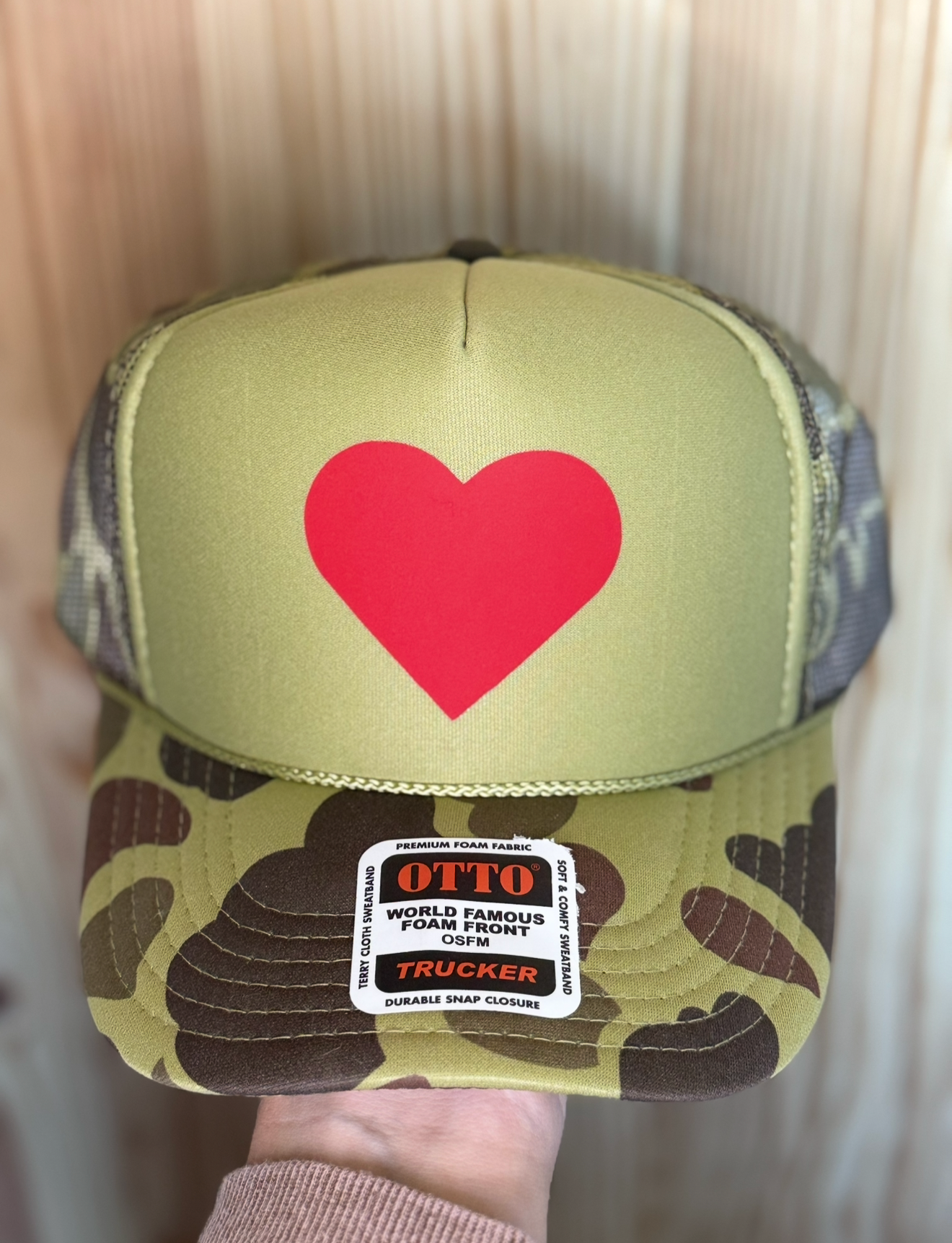 Lover Girl Hat in Camo/Red